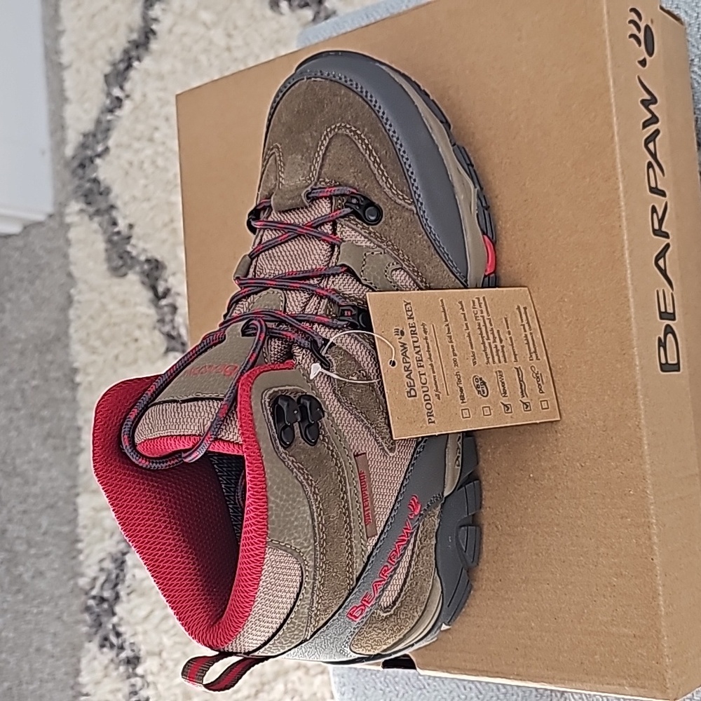 Bearpaw Hiking Boot